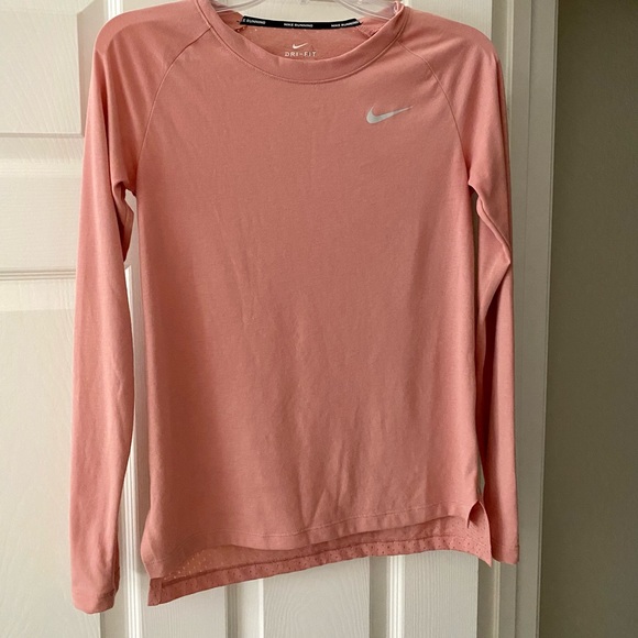 Nike Tops - Nike long-sleeve running top